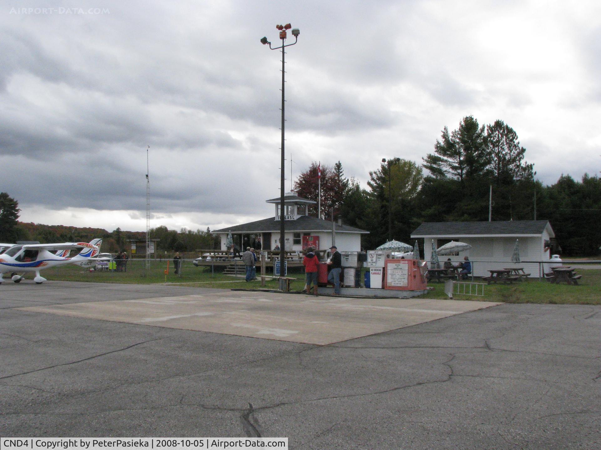 CND4 Airport - Haliburton-Stanhope (ON) Airport fly-in 2008.