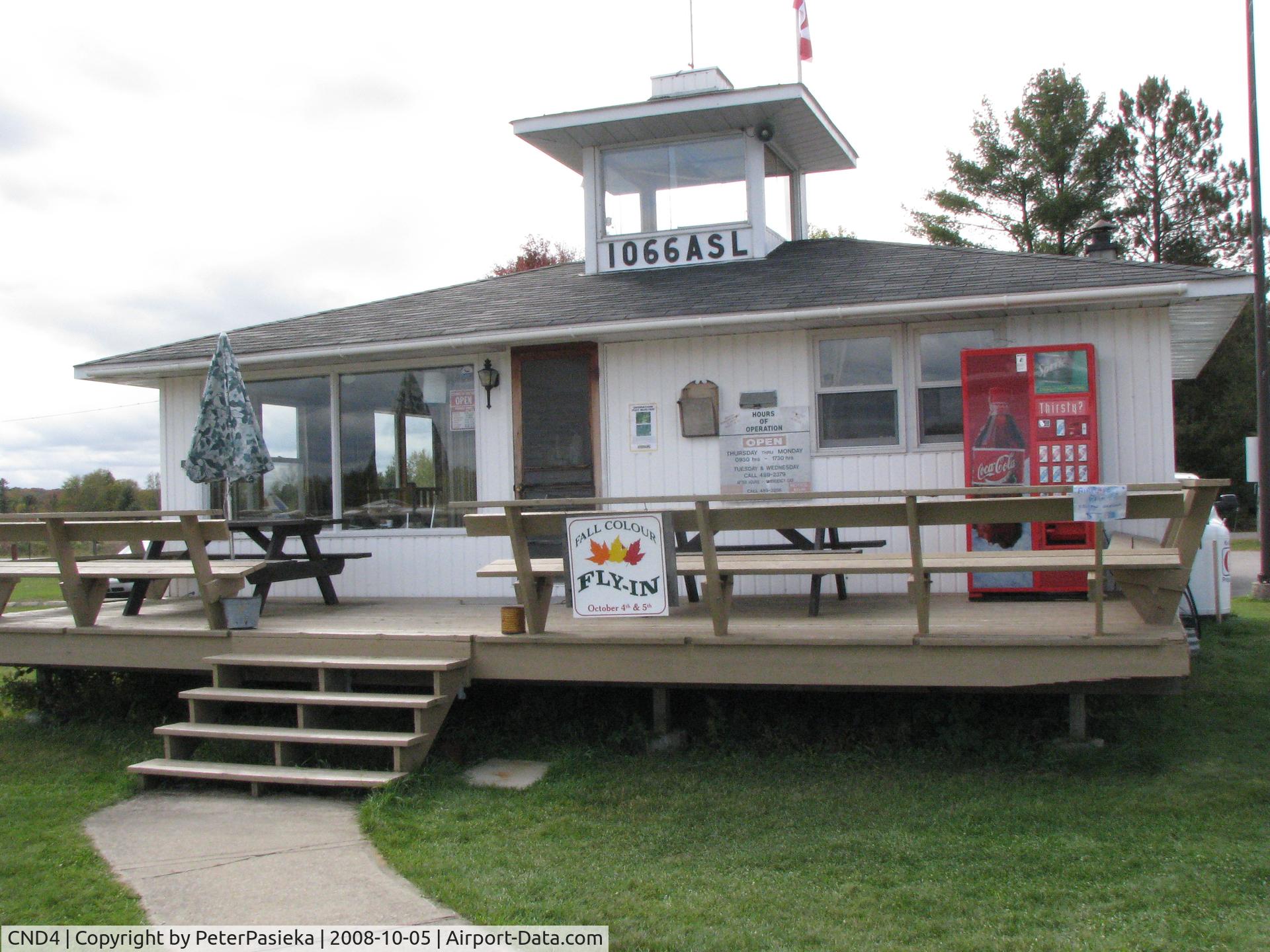 CND4 Airport - Haliburton-Stanhope (ON) Airport fly-in 2008.