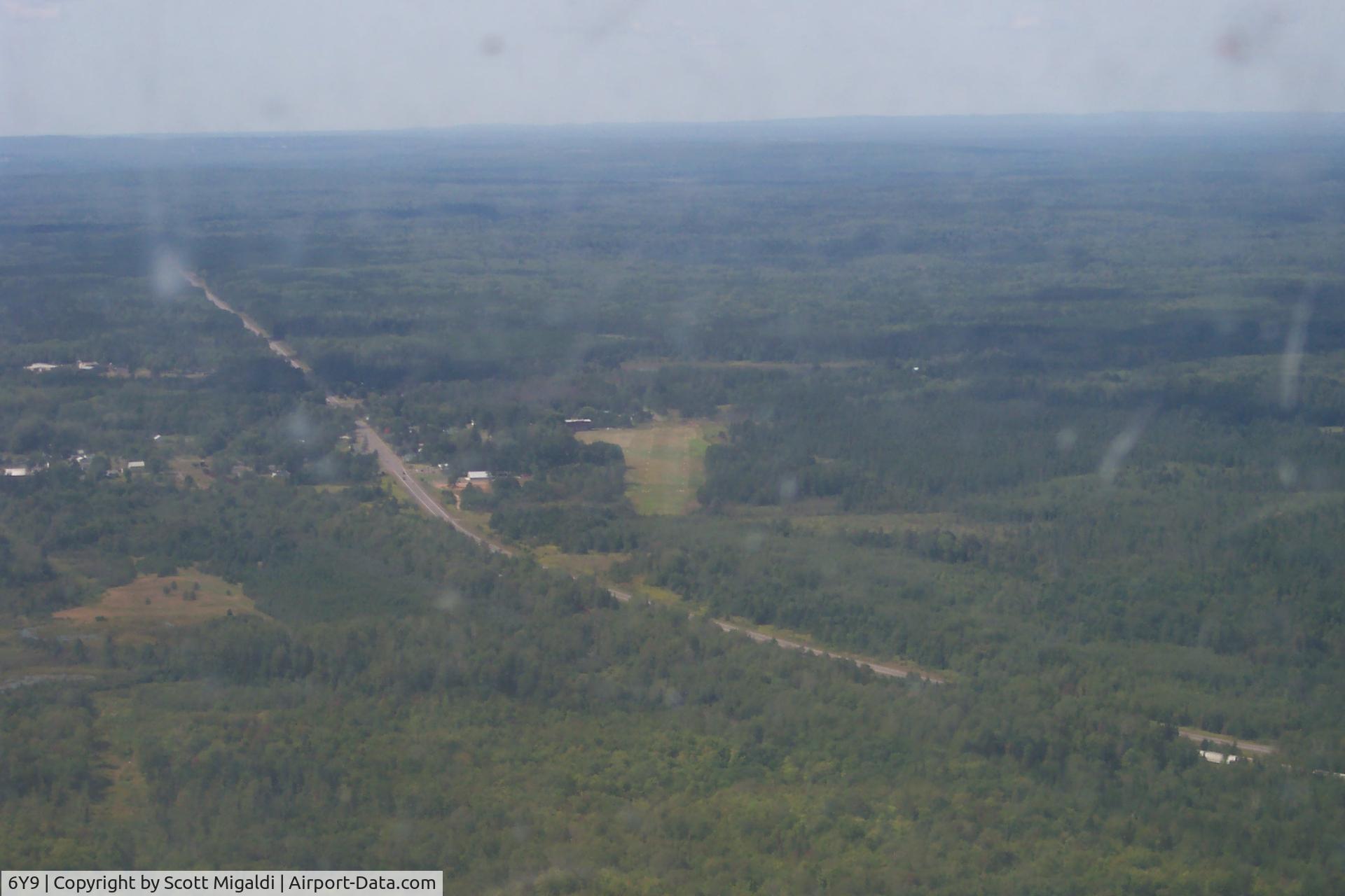 Prickett-grooms Fld Airport (6Y9) - Approach to the west