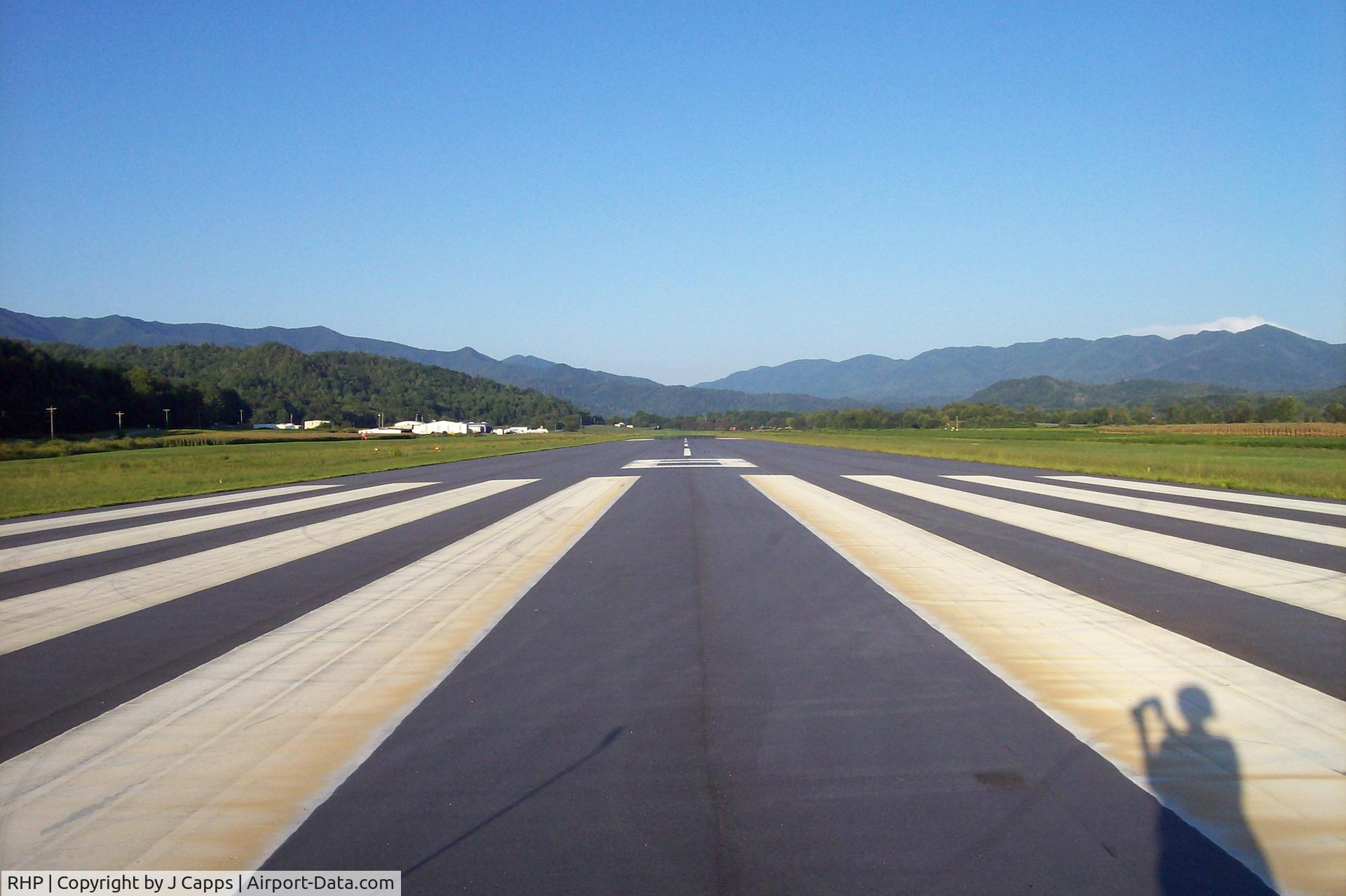 Western Carolina Regional Airport (RHP) - Runway 08
