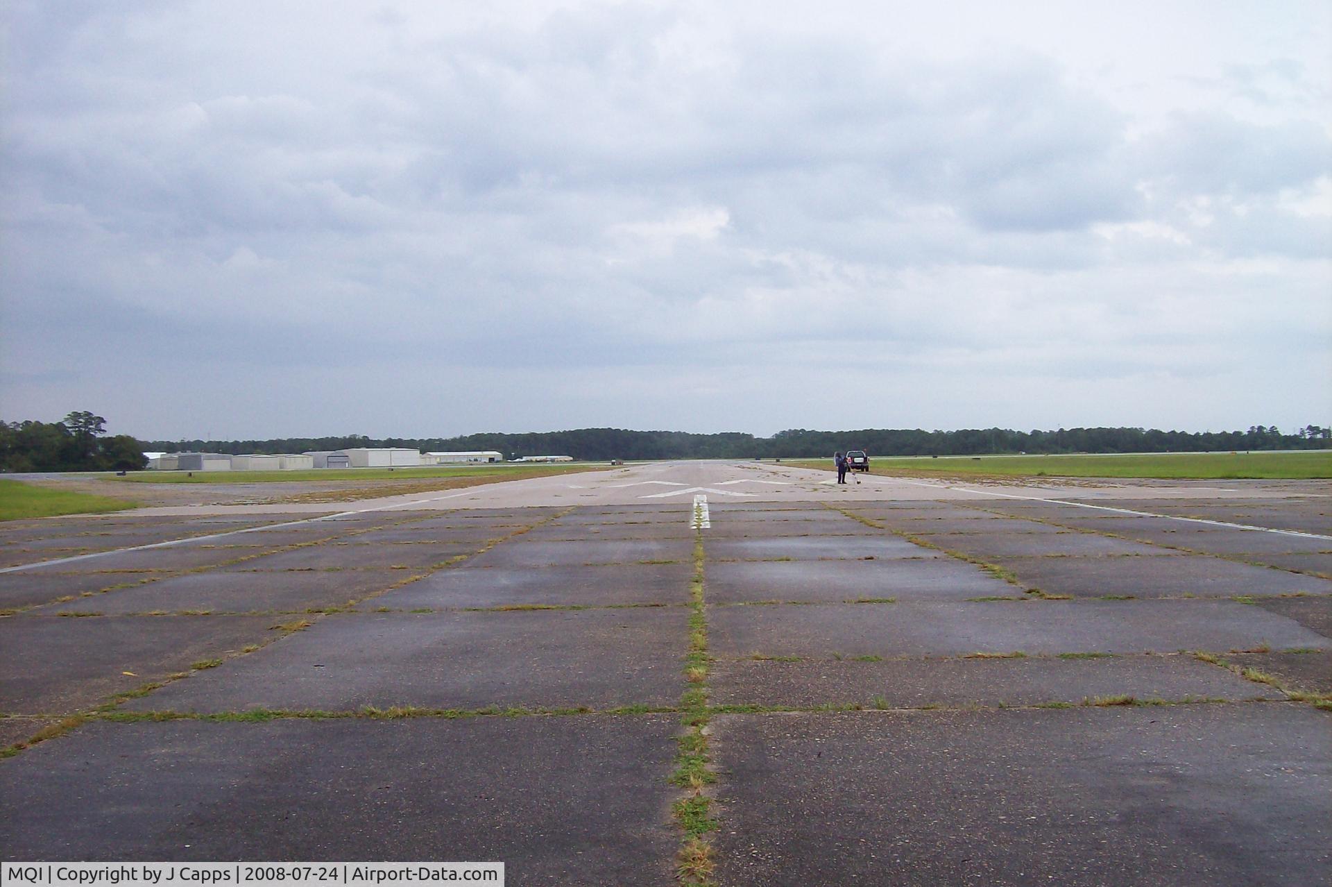Dare County Regional Airport (MQI) - RWY 17