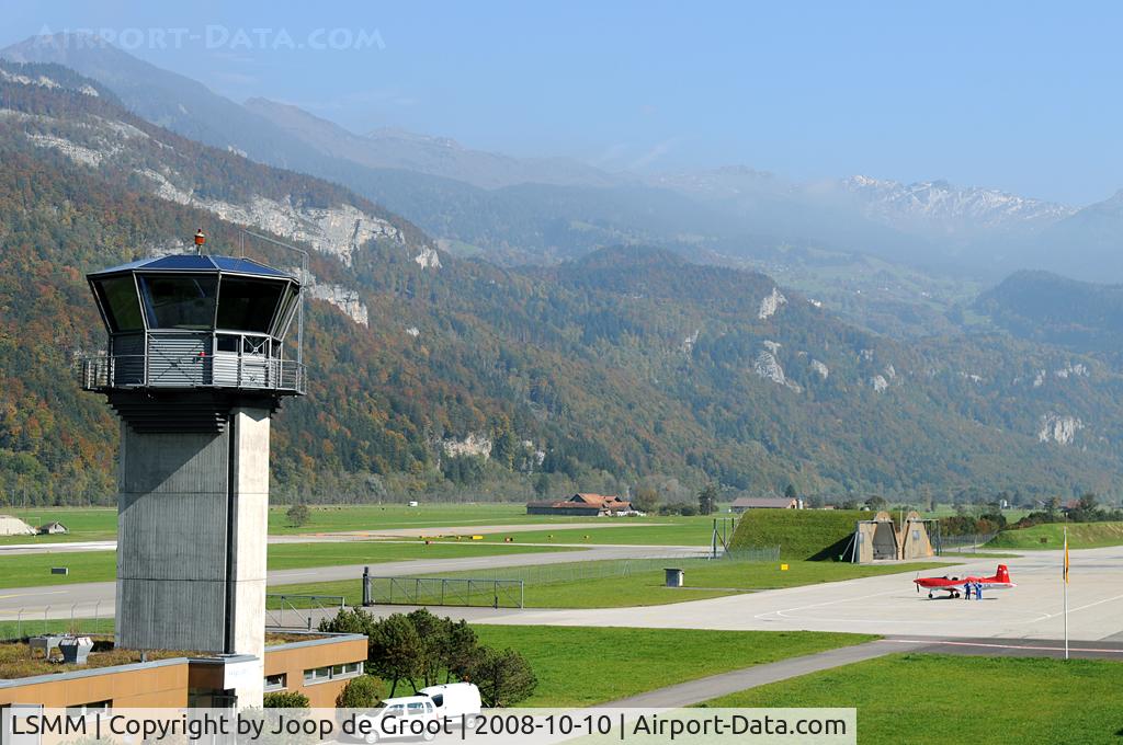 LSMM Airport - This picture shows clearly how Meiringen is situated in the center of the Alps.