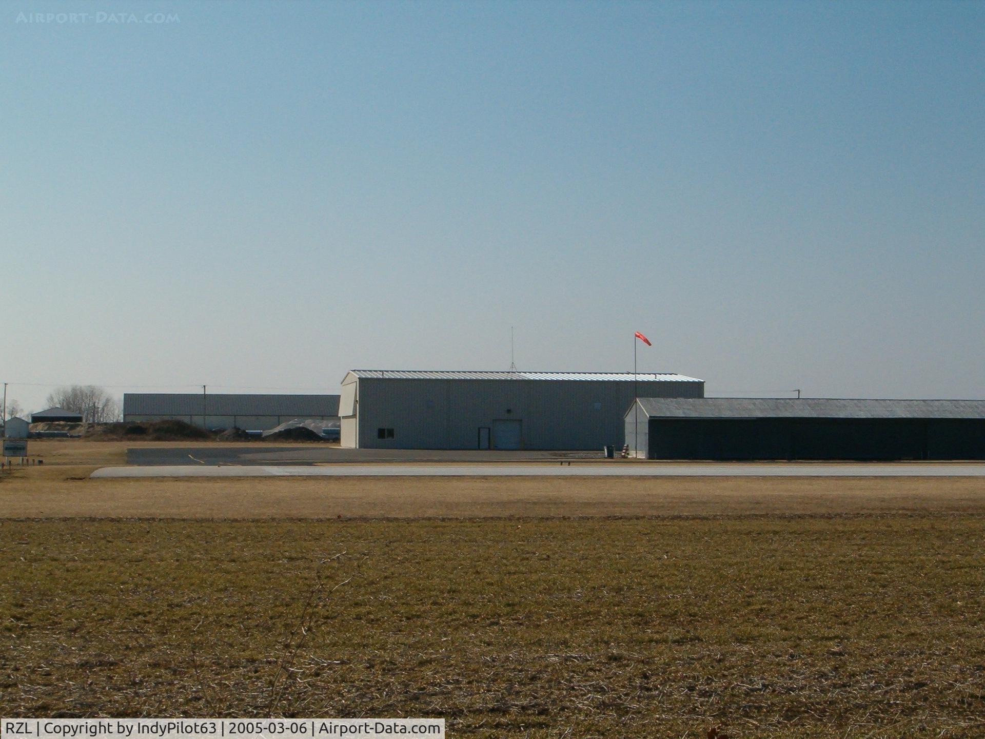 Jasper County Airport (RZL) - hangars