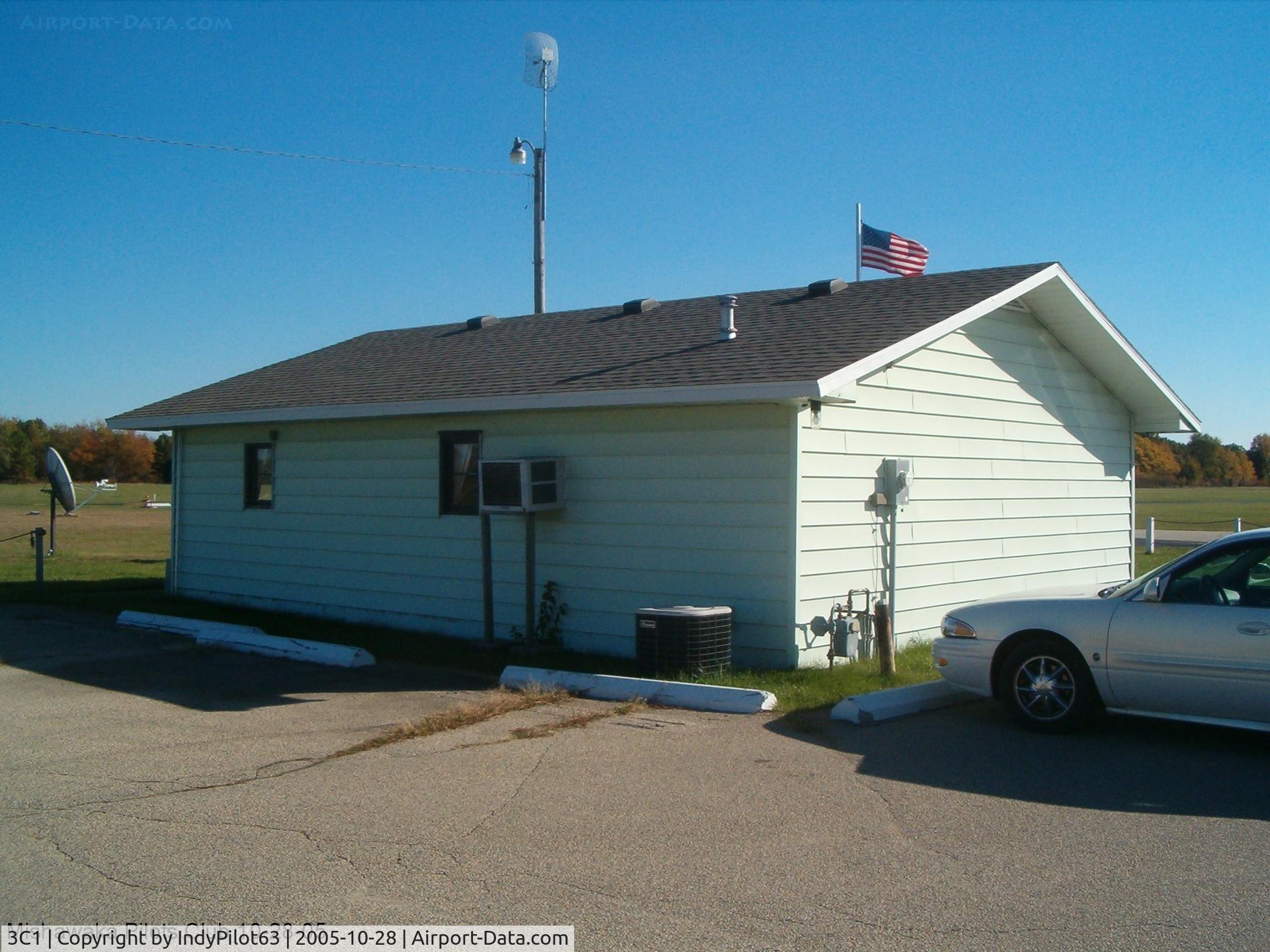Mishawaka Pilots Club Airport (3C1) - FBO