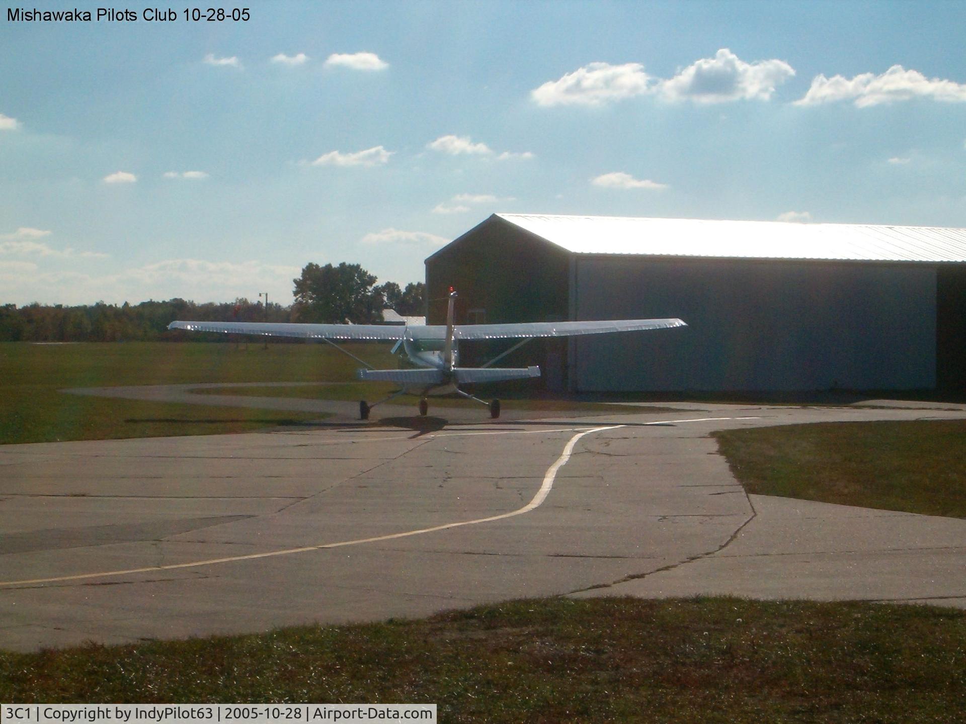 Mishawaka Pilots Club Airport (3C1) - hangars