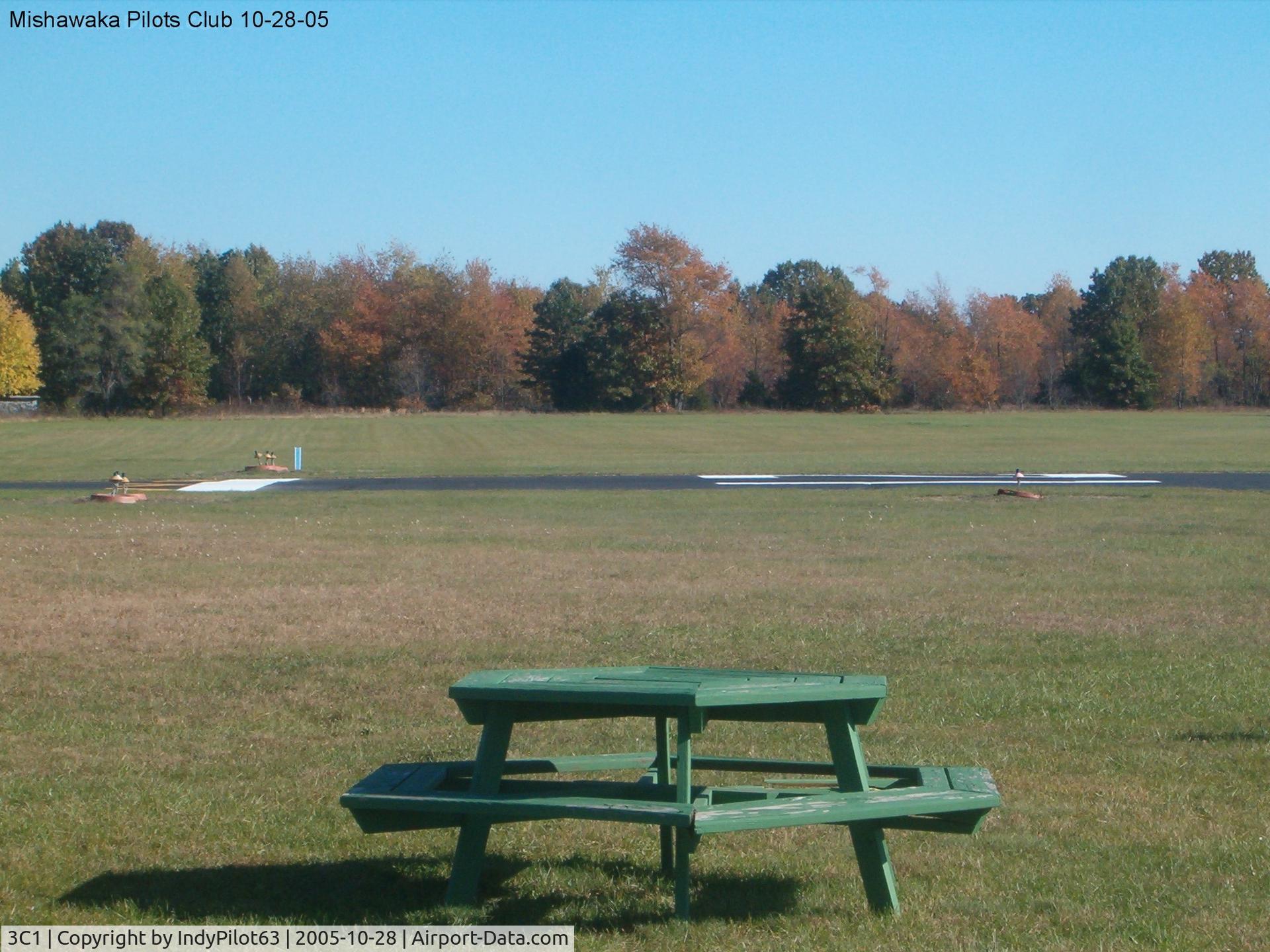 Mishawaka Pilots Club Airport (3C1) - runway