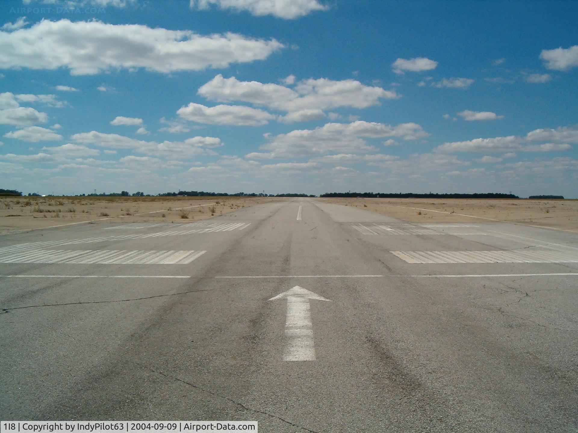 Converse Airport (1I8) - Converse's tiny 1,800 foot long runway 25