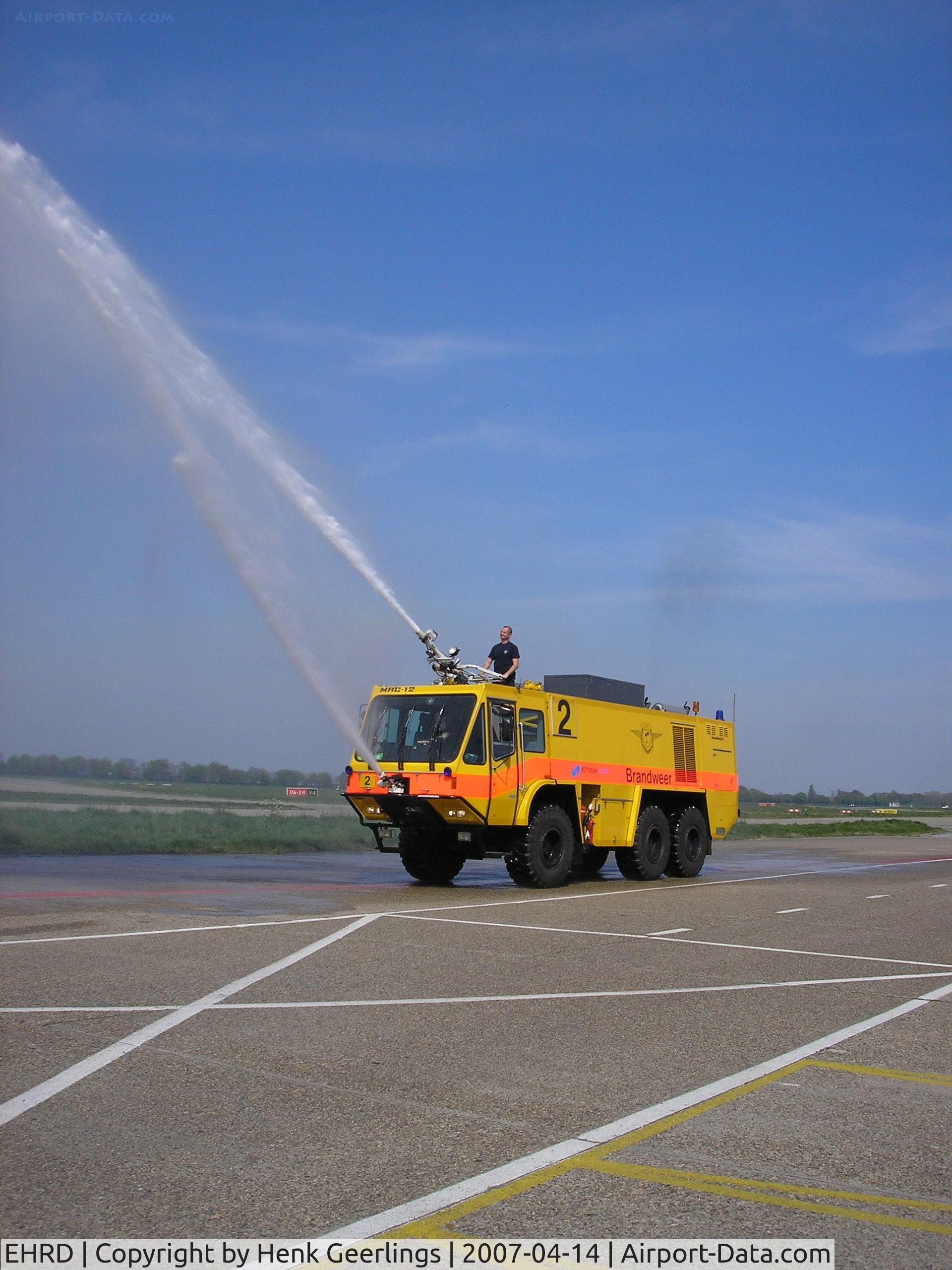 Rotterdam Airport, Rotterdam Netherlands (EHRD) - Fire engine Rotterdam Airport