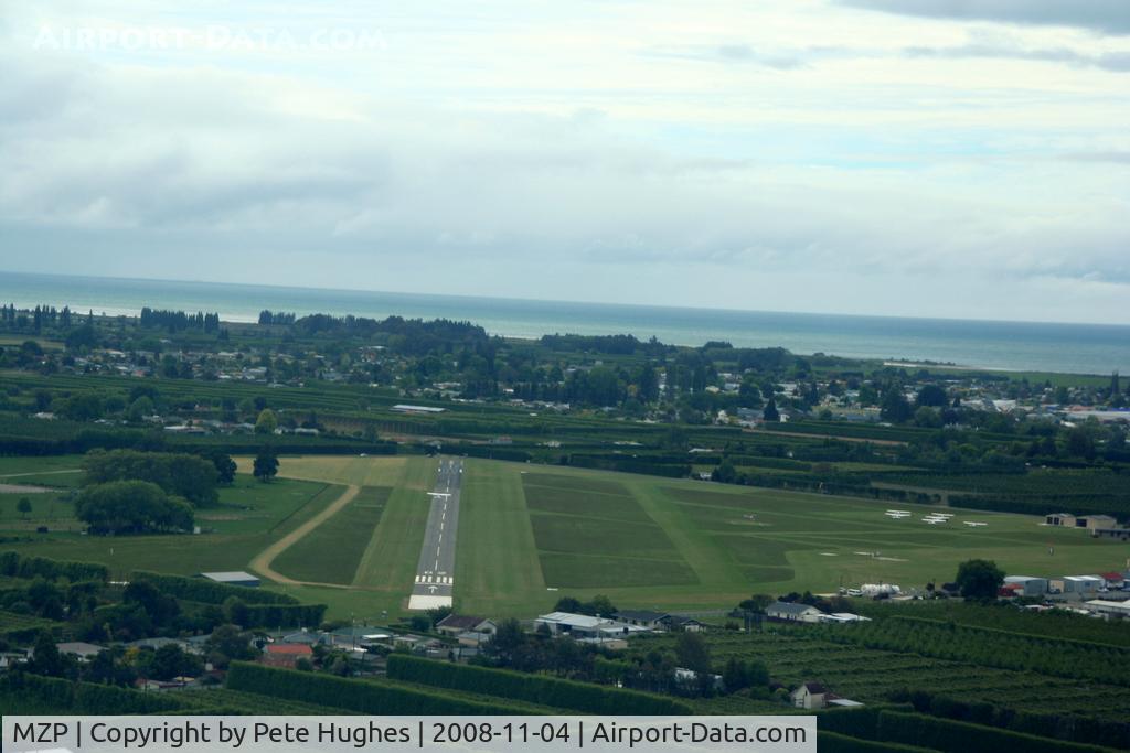 Motueka Aerodrome Airport, Motueka New Zealand (MZP) - short finals to Motueka, NZ from Ce172 ZK-EFF