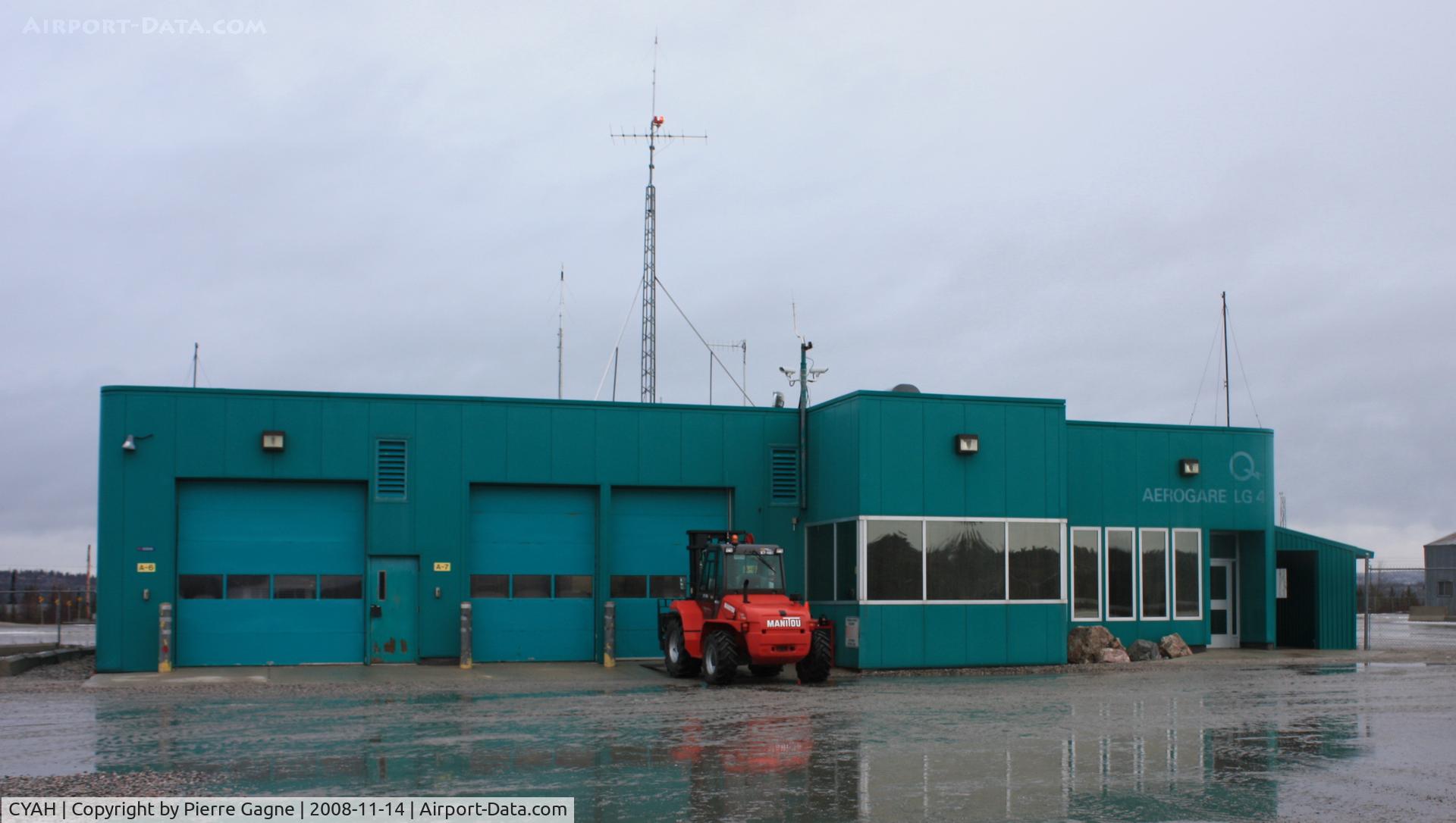 La Grande-4 Airport, La Grande-4 generating station, Quebec Canada (CYAH) - Hydro-Québec private airport, James bay Quebec, Canada