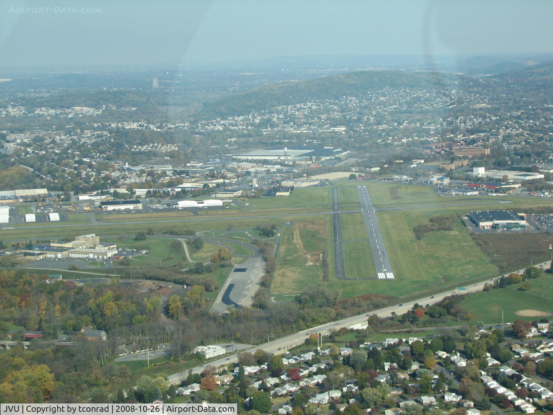 JVU Airport - shows new taxi way on Rwy 33