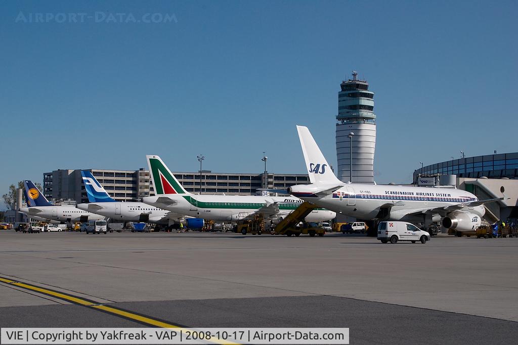 Vienna International Airport, Vienna Austria (VIE) - SAS Airbus 319