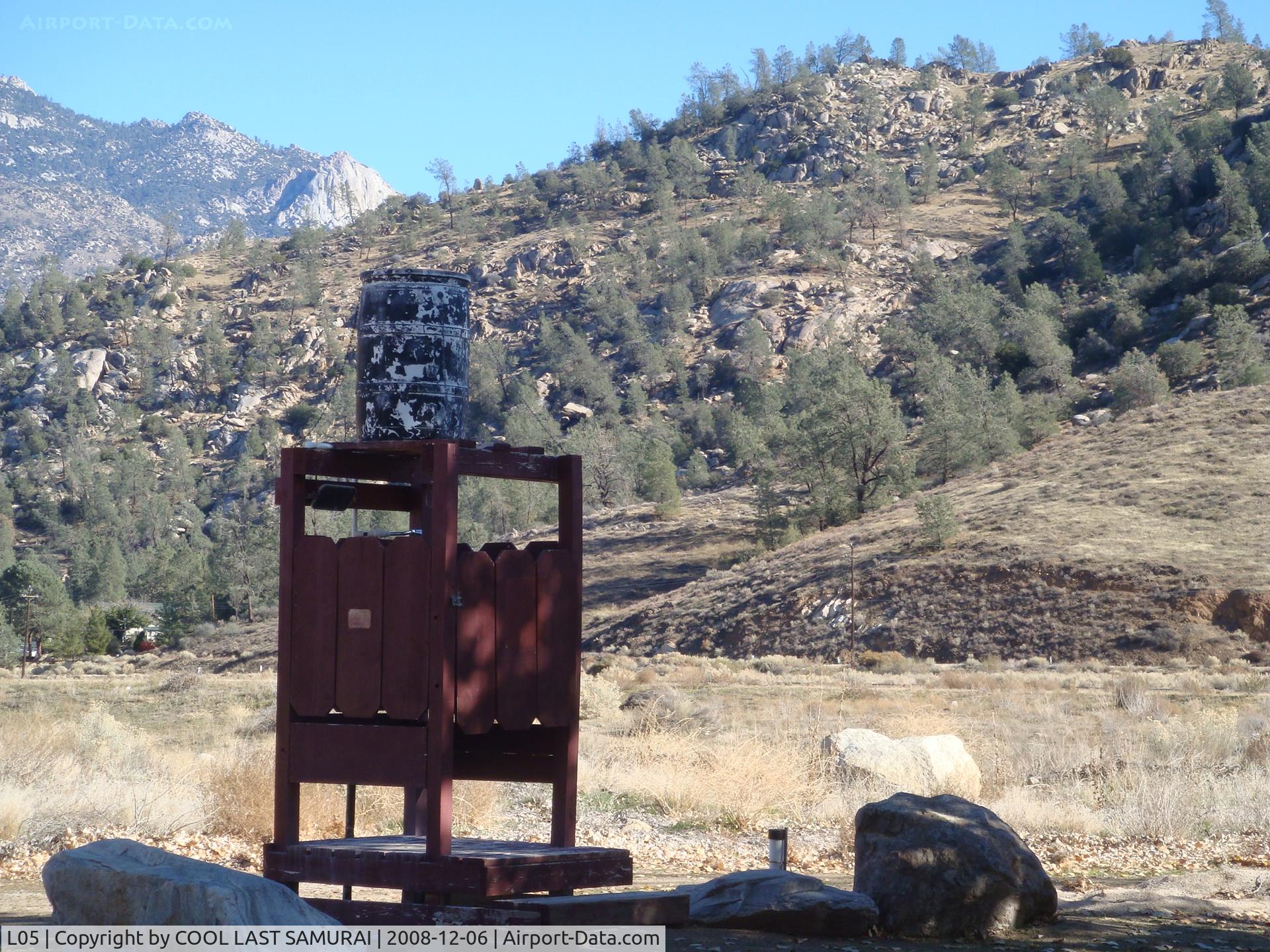 Kern Valley Airport (L05) - Solar heaging shower in Kernville Airport Camp Area