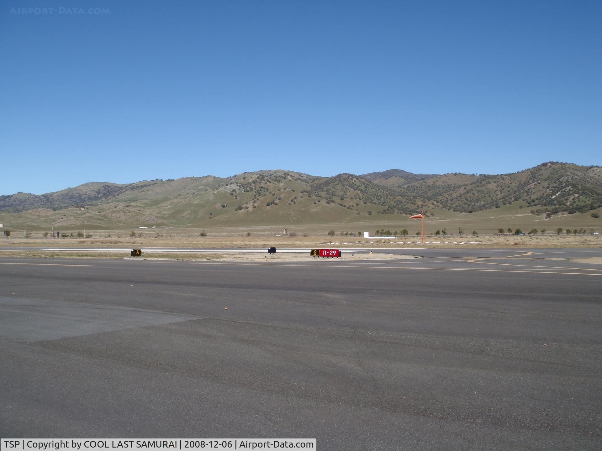 Tehachapi Municipal Airport (TSP) - TSP Rwy11/29 & Wind Sock