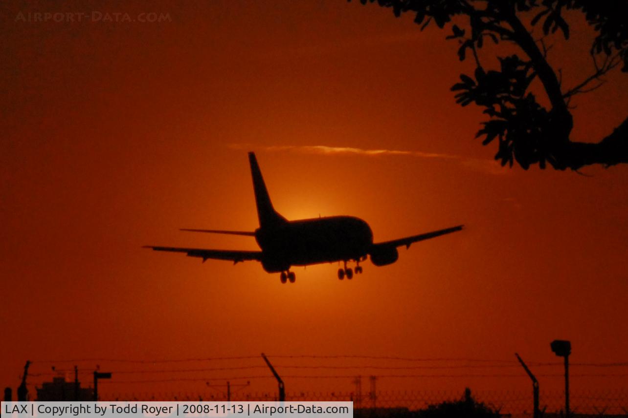 Los Angeles International Airport (LAX) - Southwest Airlines sunset landing