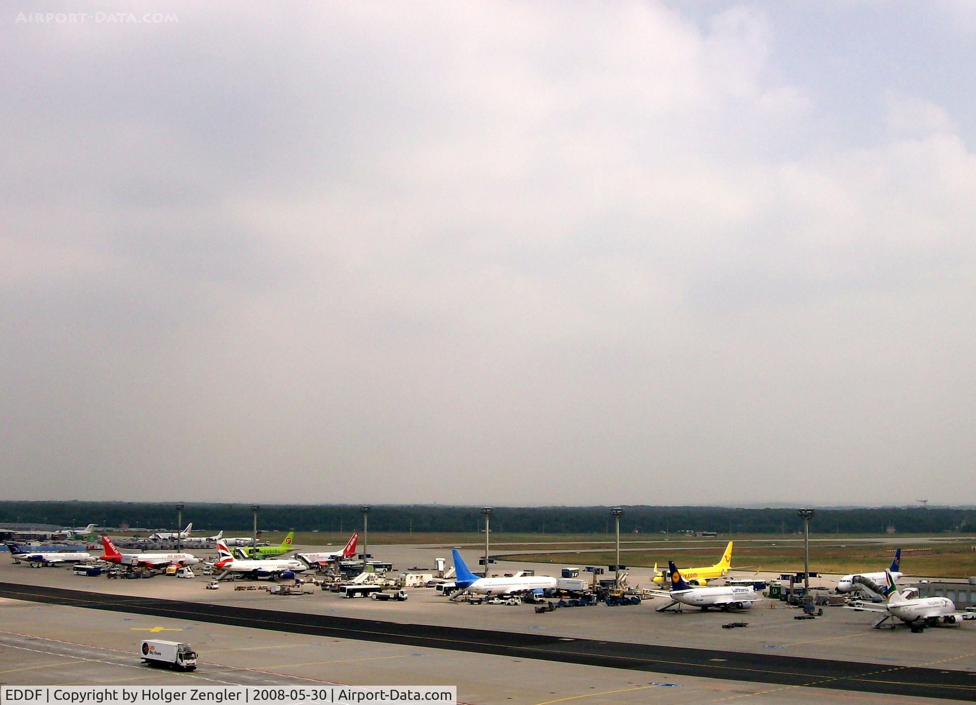 Frankfurt International Airport, Frankfurt am Main Germany (EDDF) - View over the second class waiting room