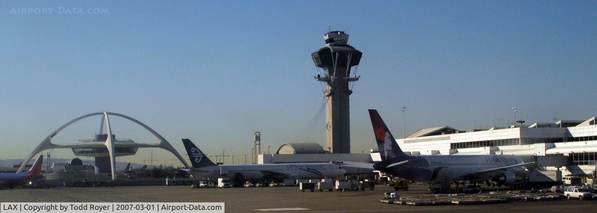 Los Angeles International Airport (LAX) - LAX control tower