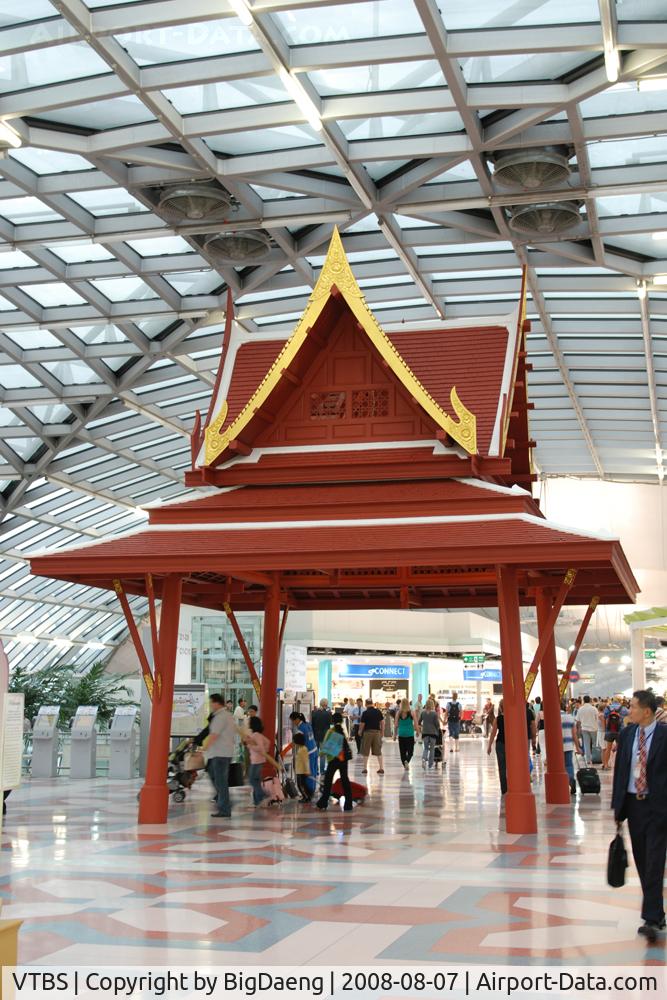 Suvarnabhumi Airport (New Bangkok International Airport), Samut Prakan (near Bangkok) Thailand (VTBS) - Inside view of passenger terminal.