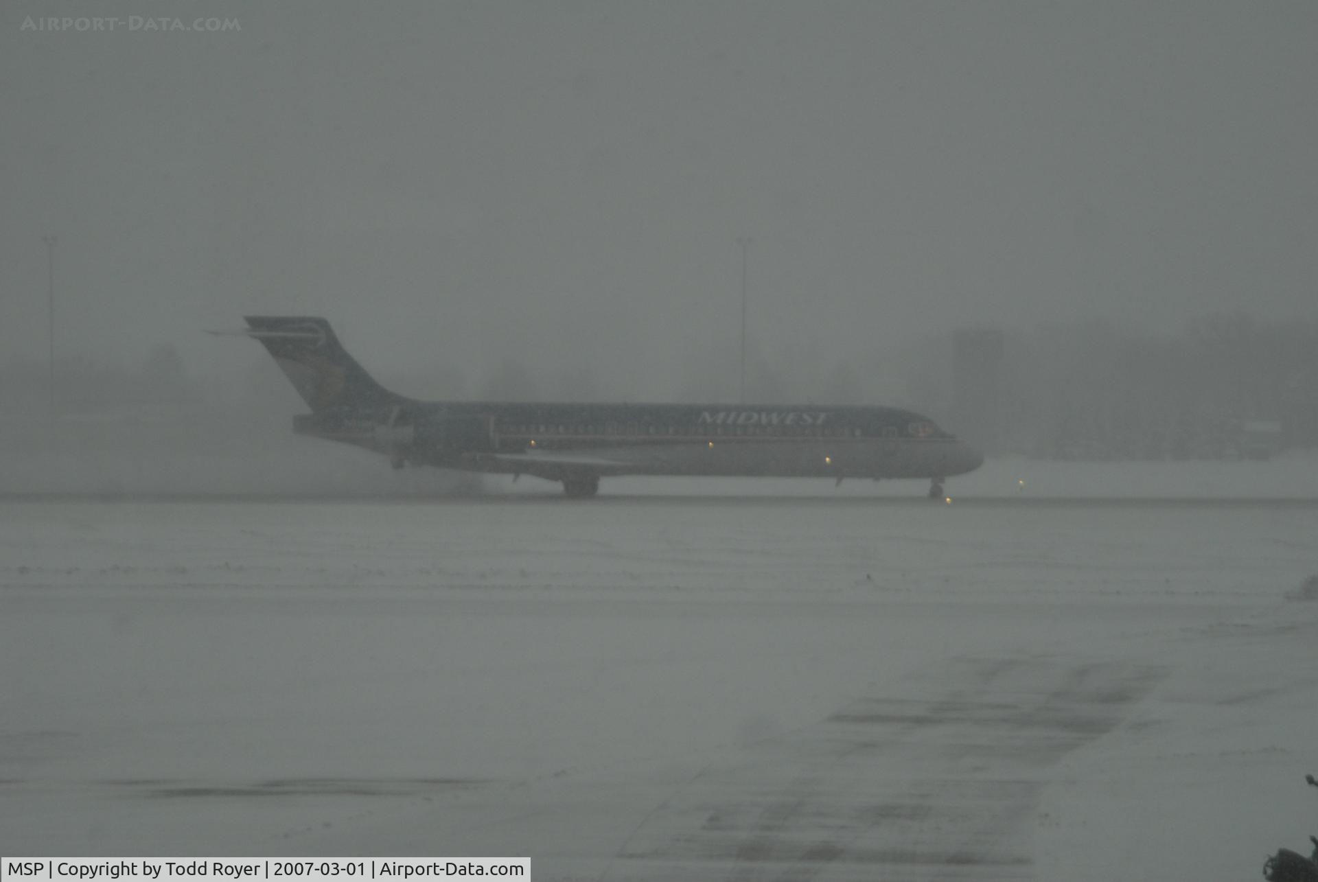 Minneapolis-st Paul Intl/wold-chamberlain Airport (MSP) - Last landing before airport closed