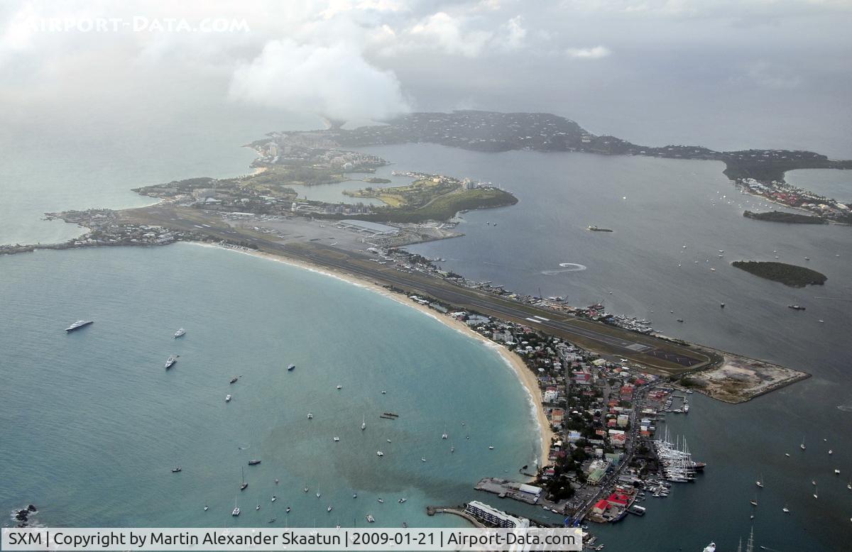 Princess Juliana International Airport, Philipsburg, Sint Maarten Netherlands Antilles (SXM) - Seen shortly after takeoff from a B757 from US Airways.