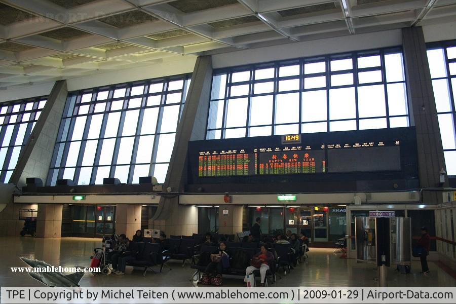 Taiwan Taoyuan International Airport (formerly Chiang Kai-Shek International Airport), Taipei Taiwan (TPE) - Terminal 1 main hall