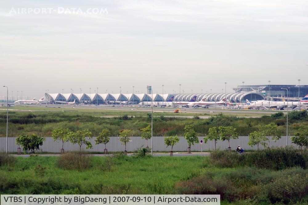 Suvarnabhumi Airport (New Bangkok International Airport), Samut Prakan (near Bangkok) Thailand (VTBS) - Suvarnabhumi Airport from distance.