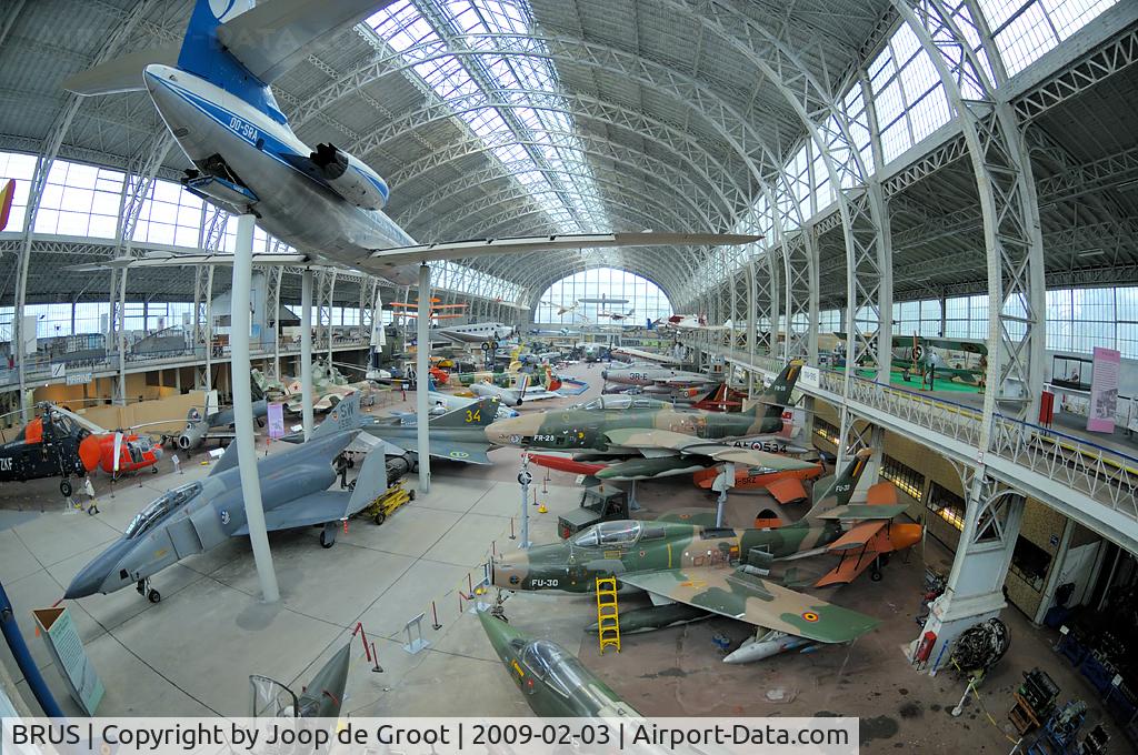 BRUS Airport - The vast hall of the Brussels museum