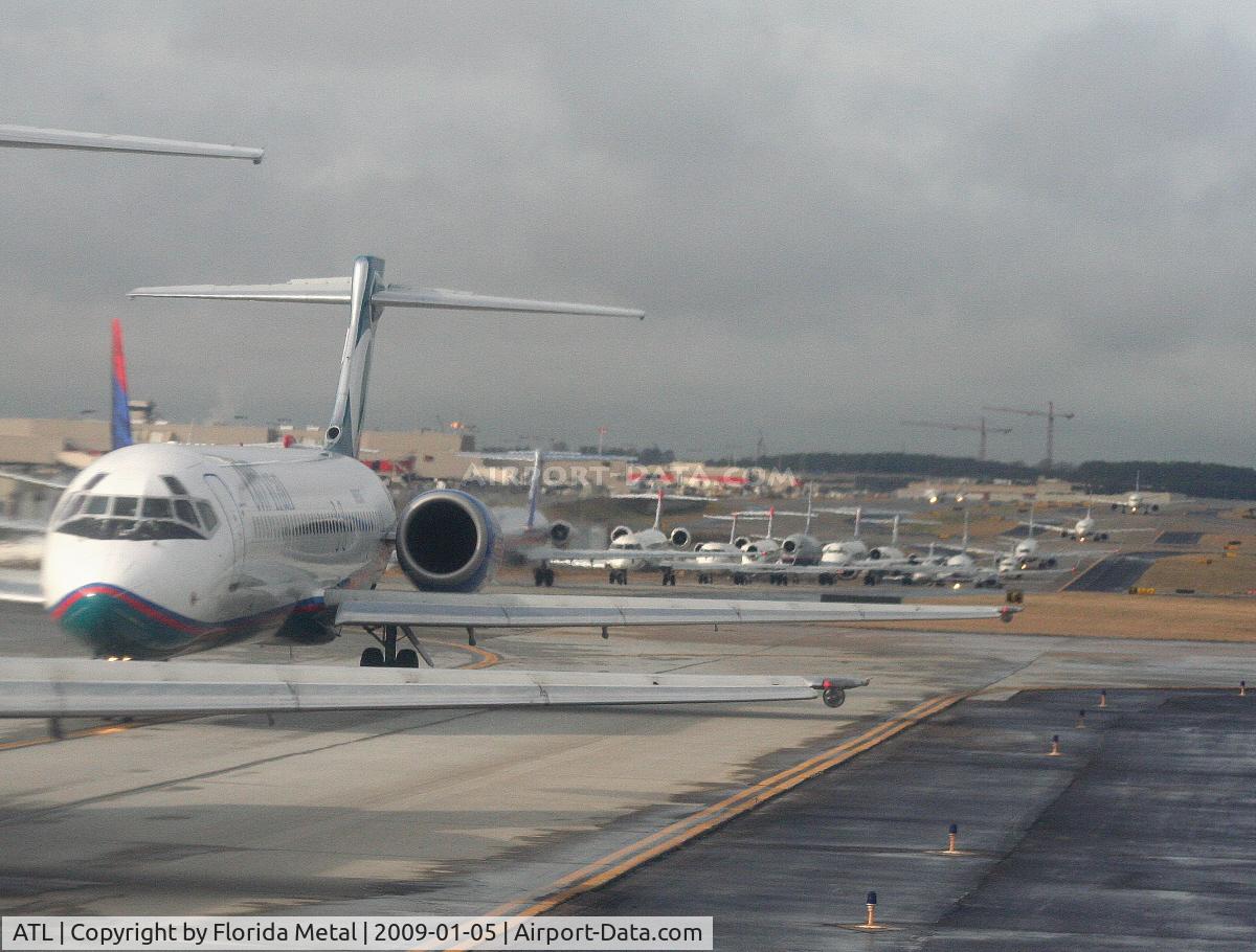 Hartsfield - Jackson Atlanta International Airport (ATL) - The busiest airport in the world during rush hour