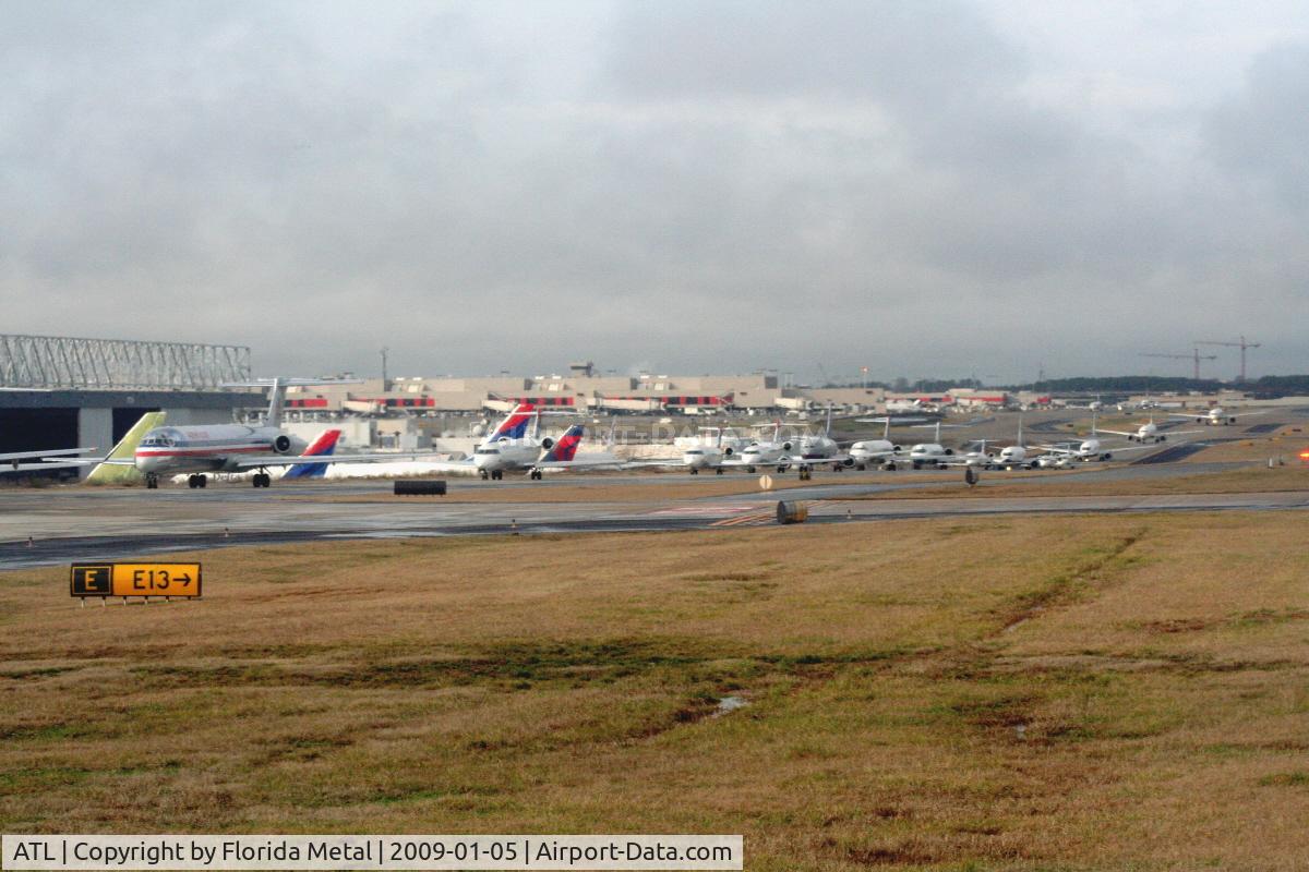 Hartsfield - Jackson Atlanta International Airport (ATL) - The busiest airport in the world during rush hour