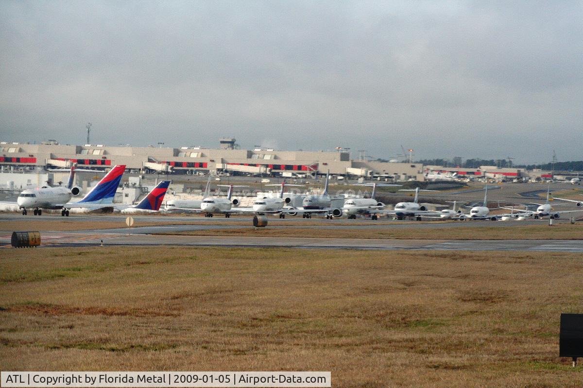 Hartsfield - Jackson Atlanta International Airport (ATL) - The busiest airport in the world during rush hour
