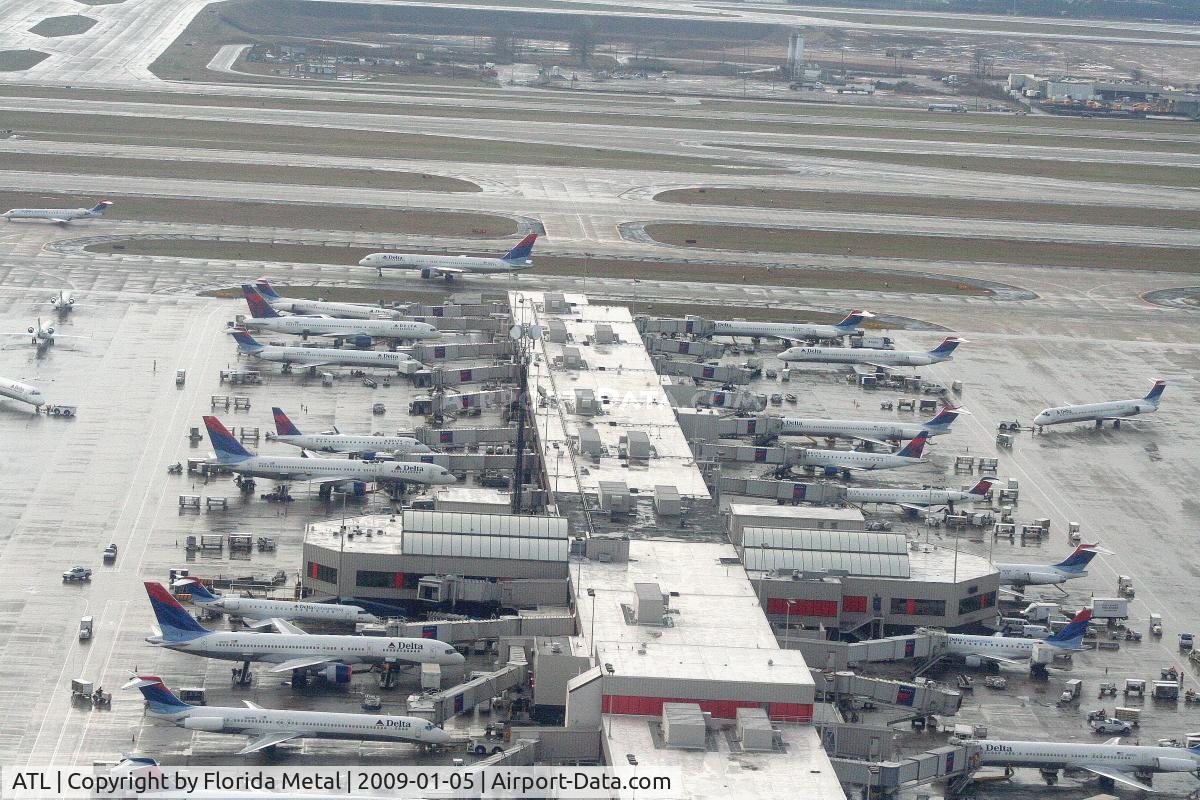 Hartsfield - Jackson Atlanta International Airport (ATL) - Concourse B at ATL