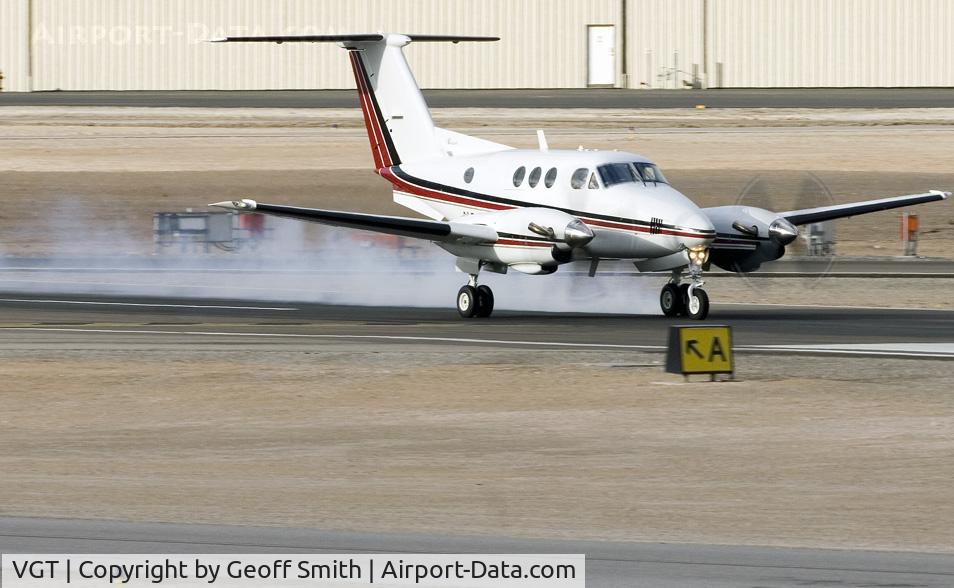 North Las Vegas Airport (VGT) - Left main gear locks up on landing