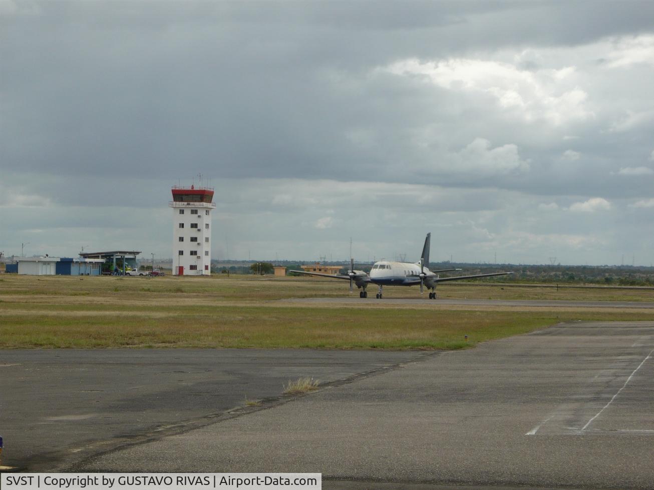 San Tomé Airport, San Tomé Venezuela (SVST) - G-159 N48PA 