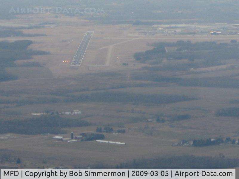Mansfield Lahm Regional Airport (MFD) - Looking SE from 3500' and 6 miles out.