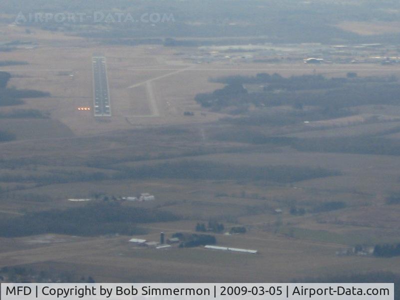Mansfield Lahm Regional Airport (MFD) - Six miles out, below the glideslope for RWY 14 at Mansfield, Ohio