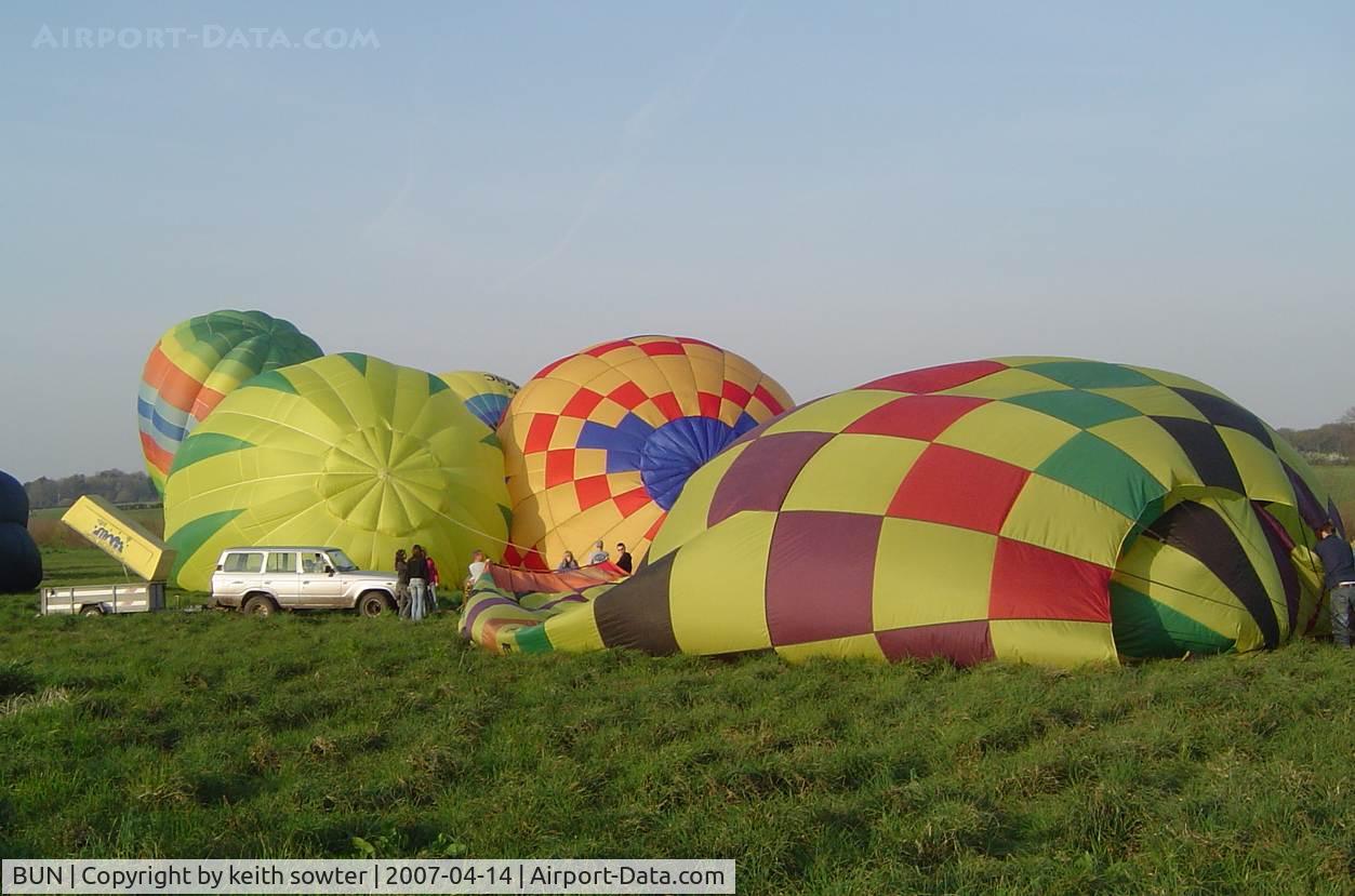 Gerardo Tobar López Airport, Buenaventura Colombia (BUN) - Balloons inflating