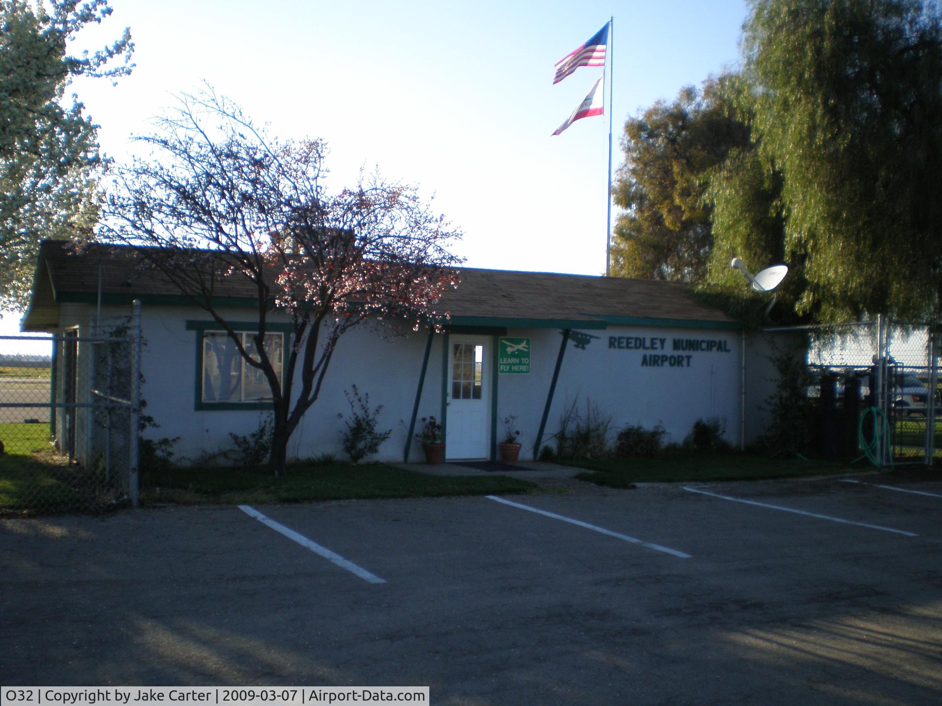 Reedley Municipal Airport (O32) - Terminal at Reedley Municipal.