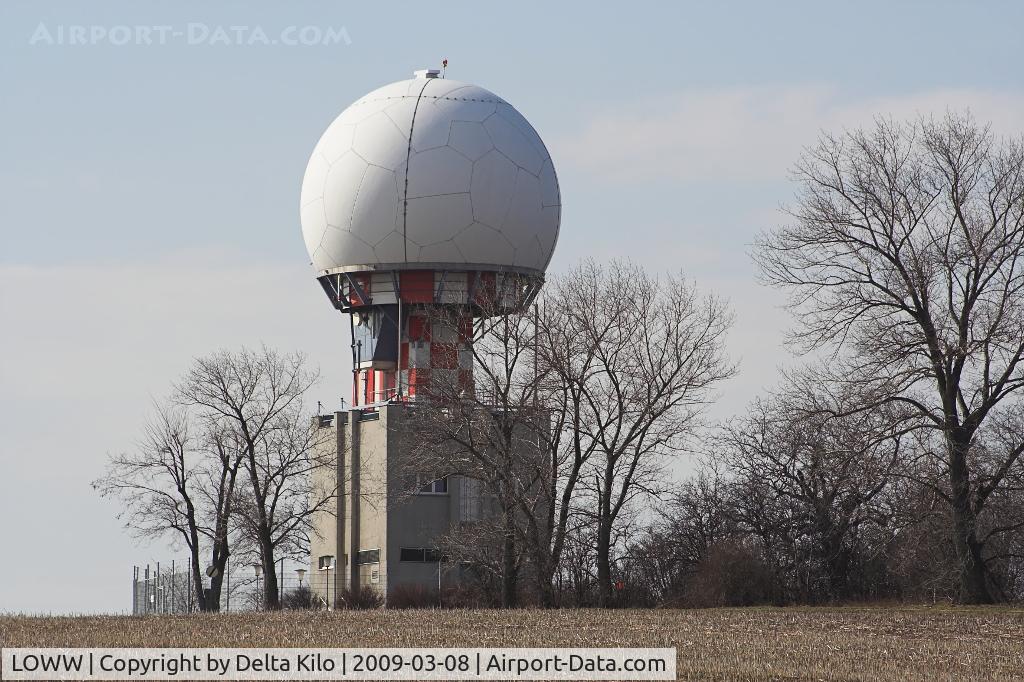 Vienna International Airport, Vienna Austria (LOWW) - Aerodrome Surveillance Radar  primary Reichweite 120NM, secondary Reichweite 60NM