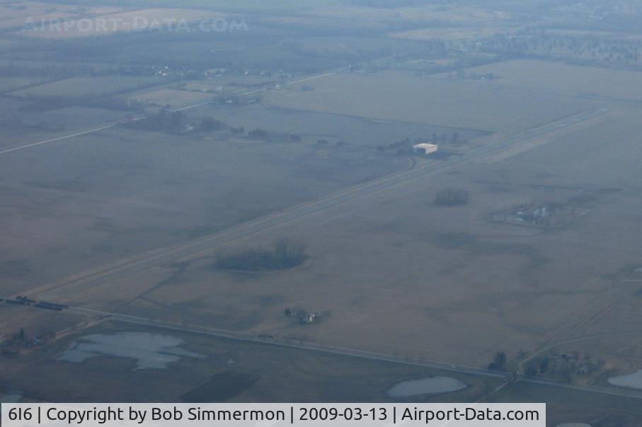 6I6 Airport - Looing NW from 3500'