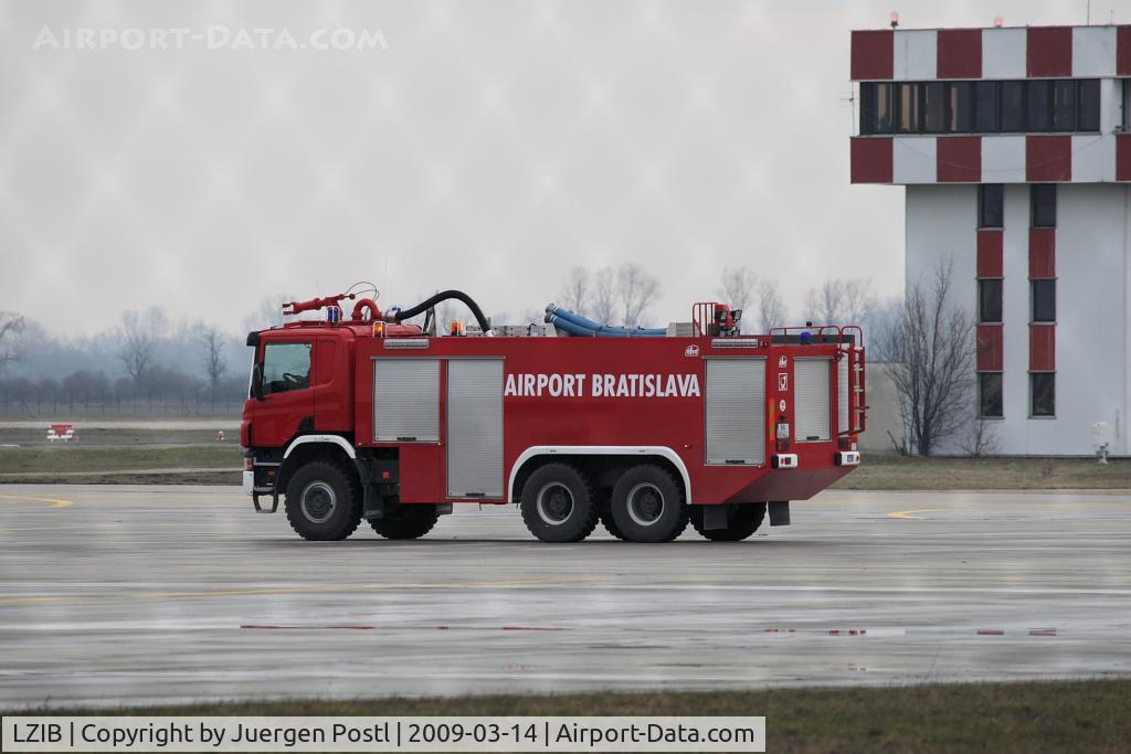 Milan Rastislav Štefánik Airport (Bratislava Airport), Bratislava Slovakia (Slovak Republic) (LZIB) - airport firefighters