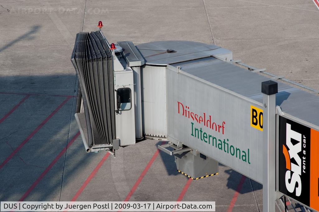 Düsseldorf International Airport, Düsseldorf Germany (DUS) - airport finger