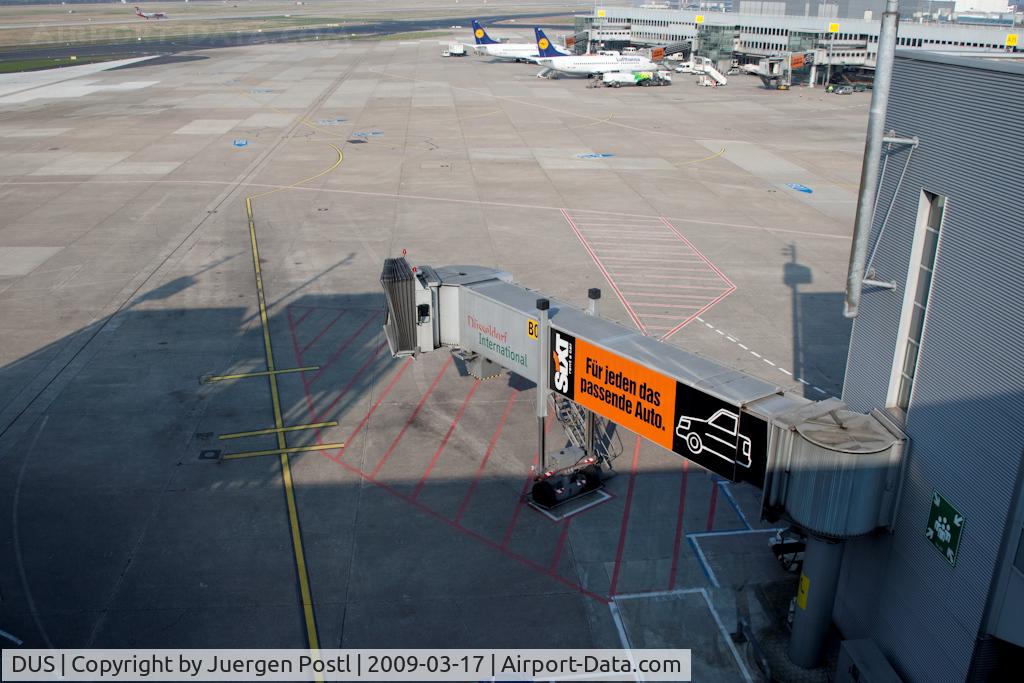 Düsseldorf International Airport, Düsseldorf Germany (DUS) - airport finger
