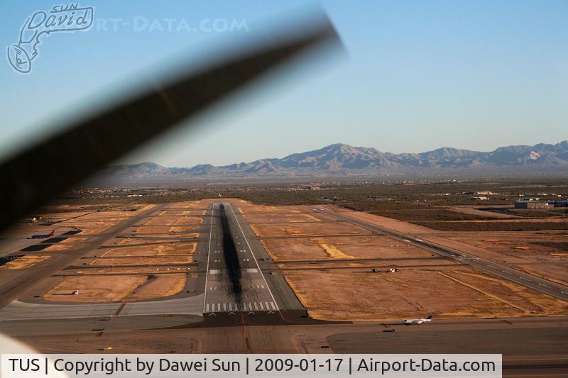 Tucson International Airport (TUS) - On final