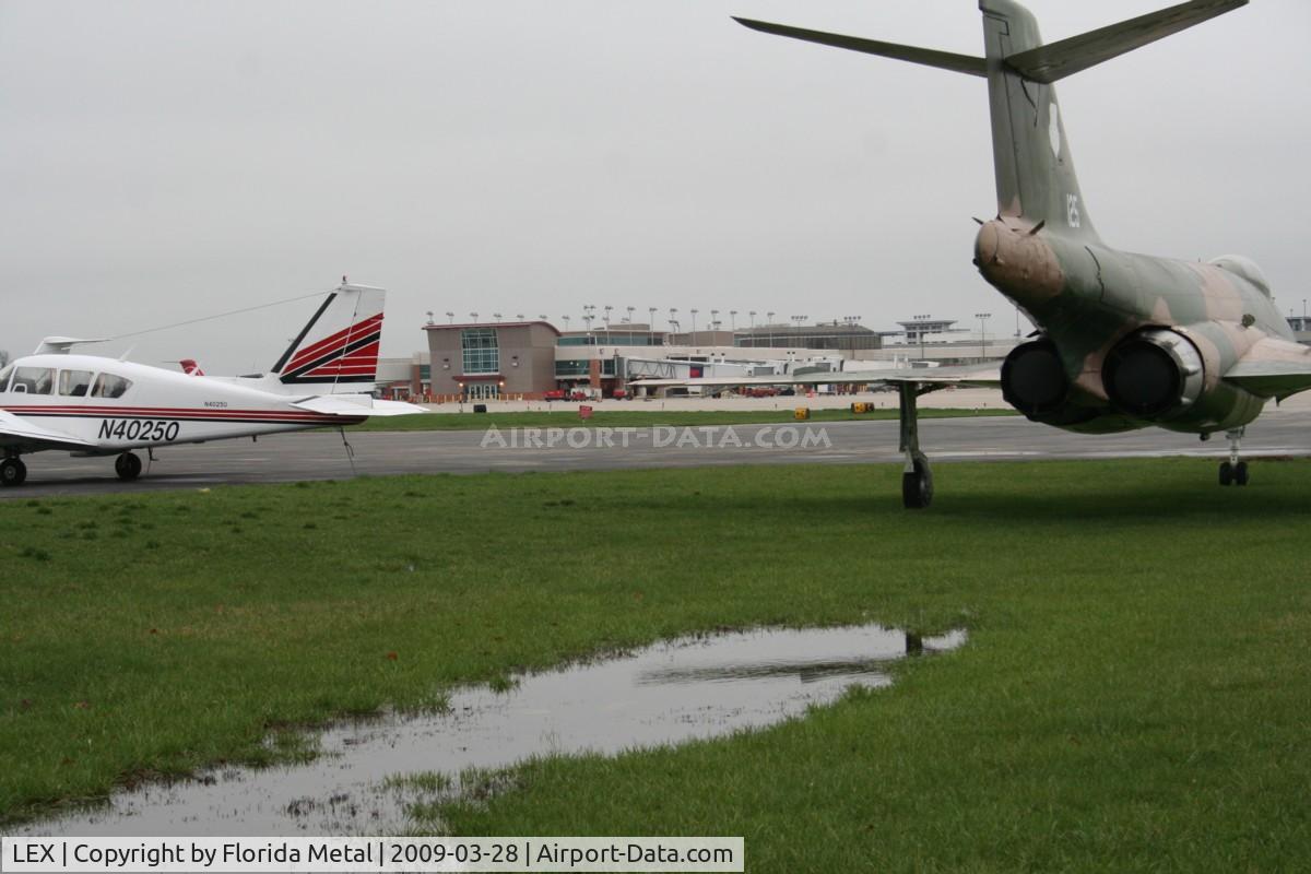 Blue Grass Airport (LEX) - Lexington Airport