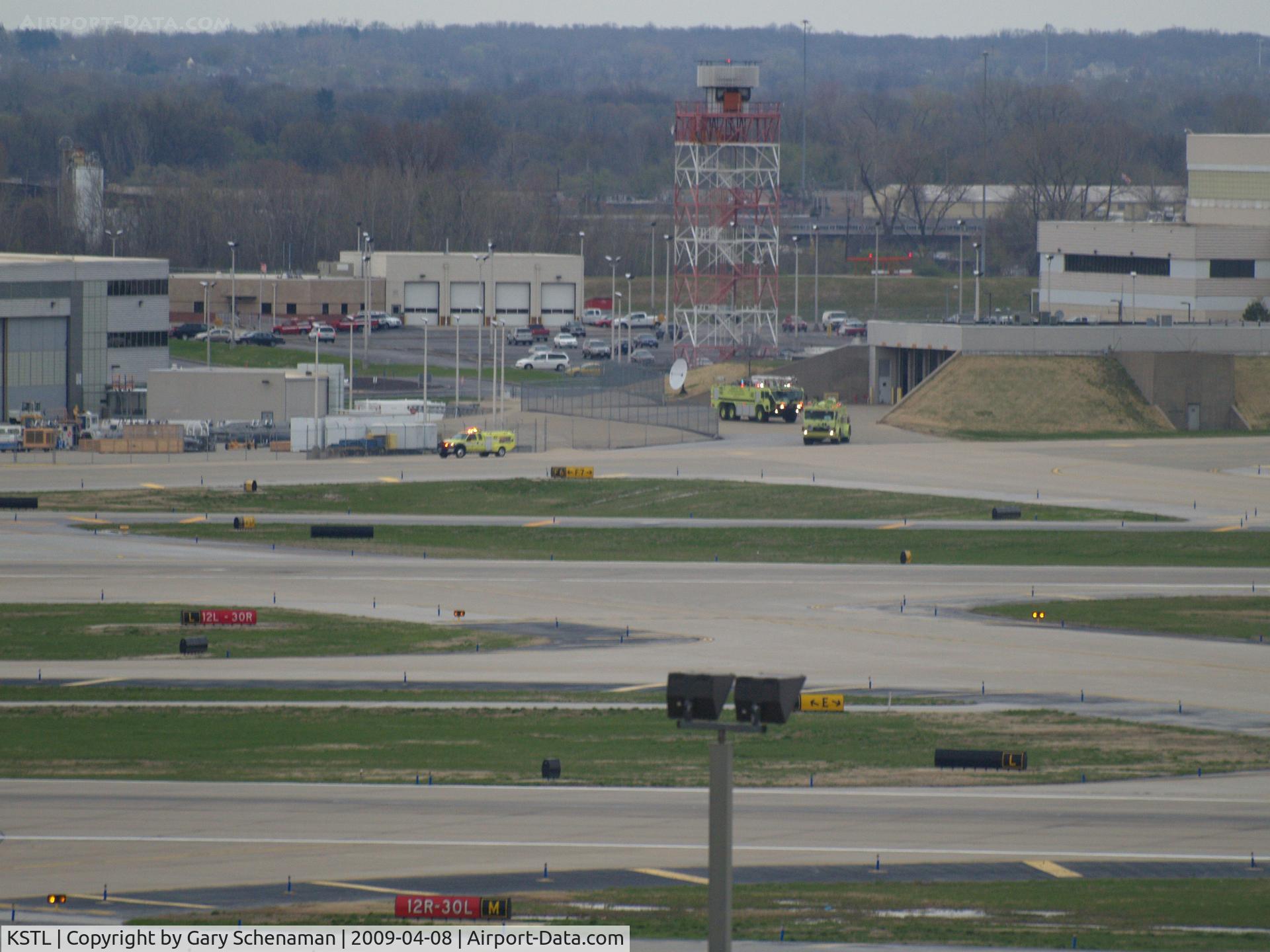 Lambert-st Louis International Airport (STL) - EMERGENCY VECHICLES HEADING TO RUNWAY