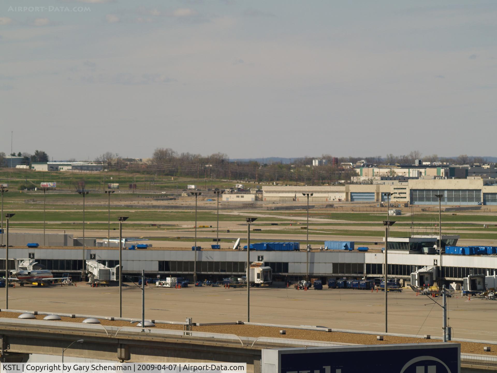Lambert-st Louis International Airport (STL) - CENTRAL AREA HANGERS AT KSTL