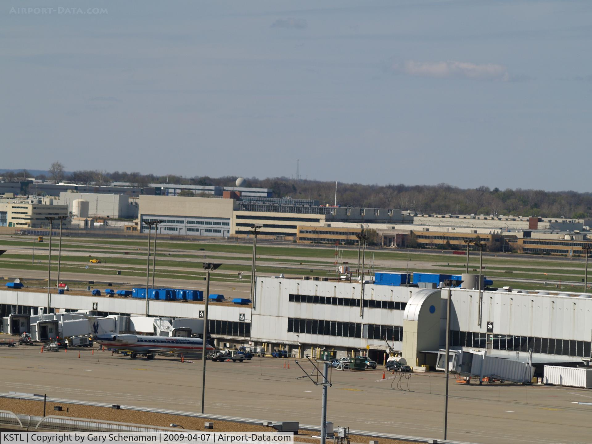 Lambert-st Louis International Airport (STL) - CENTRAL AREA HANGERS AT KSTL