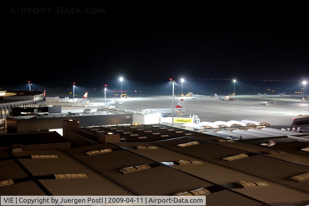Vienna International Airport, Vienna Austria (VIE) - apron at night