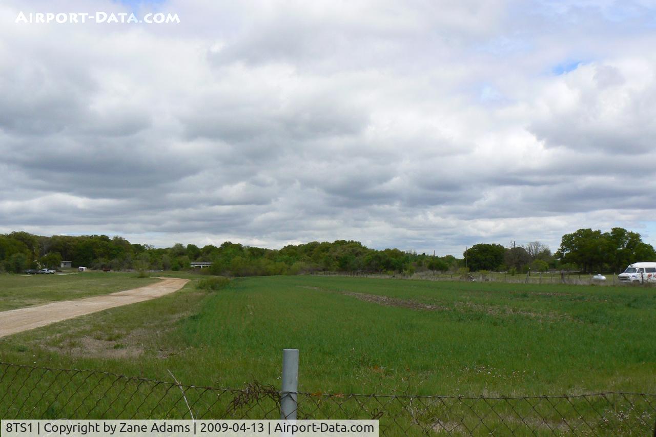 Retta Airport (8TS1) - Retta Airport. No sign of current usage. Wind sock is dsplayed in area. 