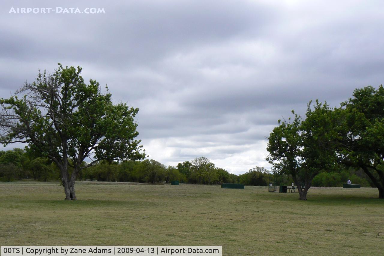Alpine Range Airport (00TS) - Alpine range Airport. This airport doubles as a skeet and trap shotgun range. There is a hanger but no wind sock. I have not seen an aircraft here in many years. 
